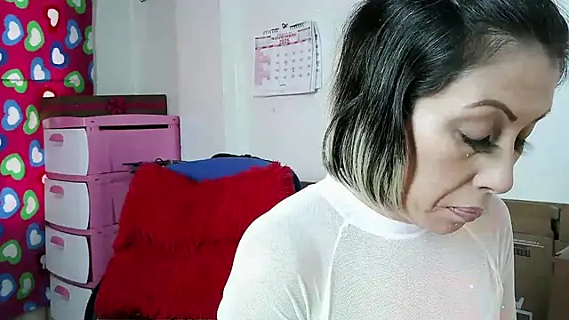 Snapshot of alixia81 chatting on November 23, 2025, 4:06 pm alixia81 online show from November 23, 2025, 4:06 pm