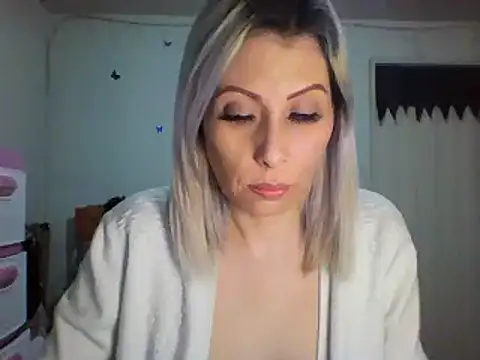 Snapshot of alixia81 chatting on March 2, 2025, 11:28 pm alixia81 online show from March 2, 2025, 11:28 pm