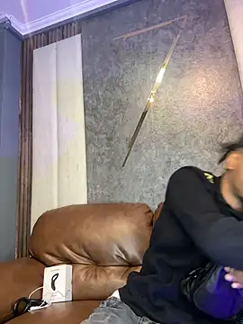 Snapshot of AaronCruz_ chatting on February 18, 2025, 12:49 pm AaronCruz  online show from February 18, 2025, 12:49 pm