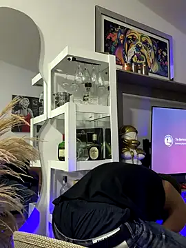 Snapshot of AaronCruz_ chatting on October 8, 2025, 4:47 am AaronCruz  online show from October 8, 2025, 4:47 am