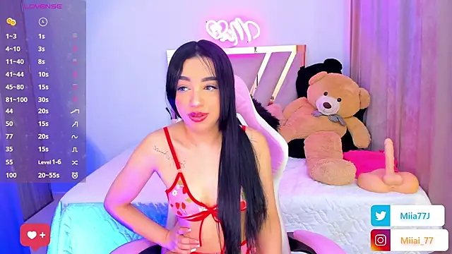 Snapshot of Miia77_ chatting on September 23, 2025, 3:02 am Miia77  online show from September 23, 2025, 3:02 am