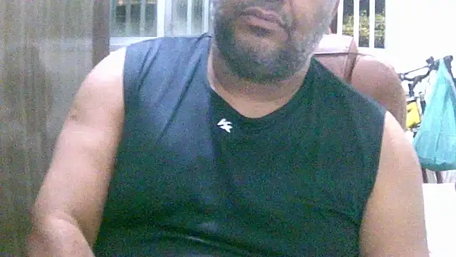 Snapshot of ulmo_br chatting on November 16, 2025, 12:04 am ulmo br online show from November 16, 2025, 12:04 am