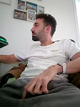 Snapshot of espanolmadrid chatting on November 9, 2025, 4:44 pm espanolmadrid online show from November 9, 2025, 4:44 pm