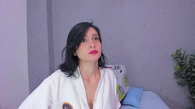 Snapshot of Tiffany_mendez chatting on December 15, 2025, 12:22 pm Tiffany mendez online show from December 15, 2025, 12:22 pm