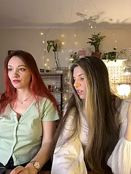 Snapshot of Annie_aww chatting on March 8, 2025, 8:14 pm Annie aww online show from March 8, 2025, 8:14 pm