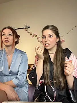 Snapshot of Annie_aww chatting on March 22, 2025, 9:21 pm Annie aww online show from March 22, 2025, 9:21 pm