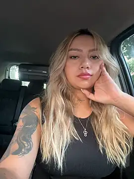 Snapshot of amanda-medrano1 chatting on February 5, 2026, 1:40 pm amanda-medrano1 online show from February 5, 2026, 1:40 pm