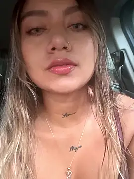 Snapshot of amanda-medrano1 chatting on December 18, 2025, 2:43 pm amanda-medrano1 online show from December 18, 2025, 2:43 pm