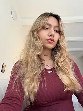 amanda-medrano1 online show from June 10, 2026, 2:51 pm