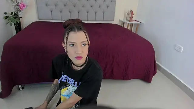 Snapshot of hellen_kat chatting on March 13, 2025, 9:48 pm hellen kat online show from March 13, 2025, 9:48 pm