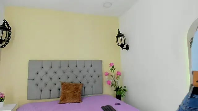 Snapshot of hellen_kat chatting on March 19, 2025, 12:59 am hellen kat online show from March 19, 2025, 12:59 am