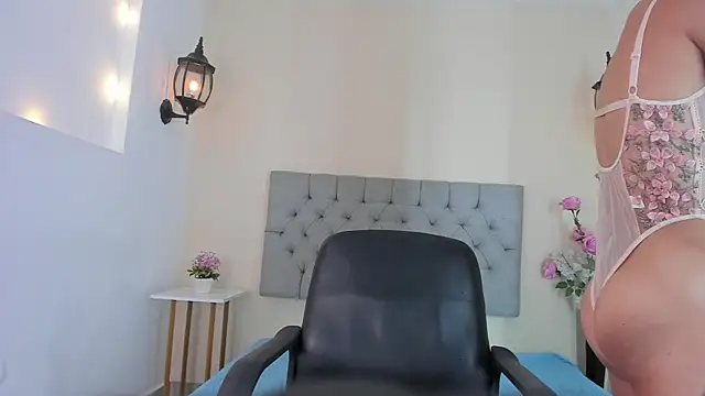 Snapshot of hellen_kat chatting on February 21, 2025, 8:38 pm hellen kat online show from February 21, 2025, 8:38 pm