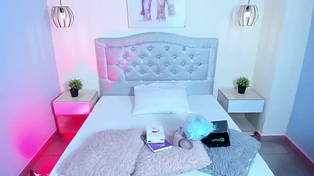 Snapshot of escarleth__ chatting on December 1, 2025, 2:07 pm escarleth online show from December 1, 2025, 2:07 pm