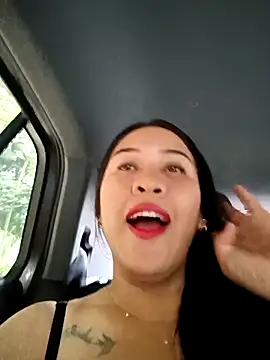 Snapshot of Miia_grand chatting on September 19, 2025, 2:21 pm Miia grand online show from September 19, 2025, 2:21 pm