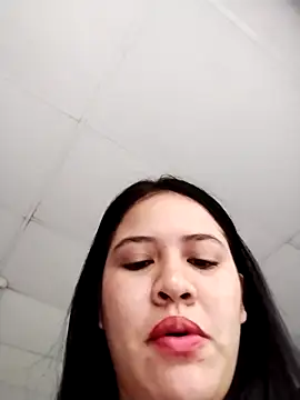 Snapshot of Miia_grand chatting on February 25, 2025, 3:53 pm Miia grand online show from February 25, 2025, 3:53 pm