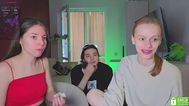 fcjuicy pussy online show from May 12, 2026, 4:31 am