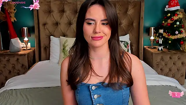 Snapshot of CalyMoon chatting on December 21, 2025, 8:20 pm CalyMoon online show from December 21, 2025, 8:20 pm