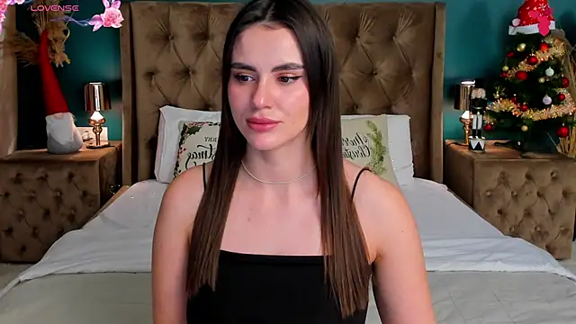 Snapshot of CalyMoon chatting on January 9, 2026, 8:27 pm CalyMoon online show from January 9, 2026, 8:27 pm