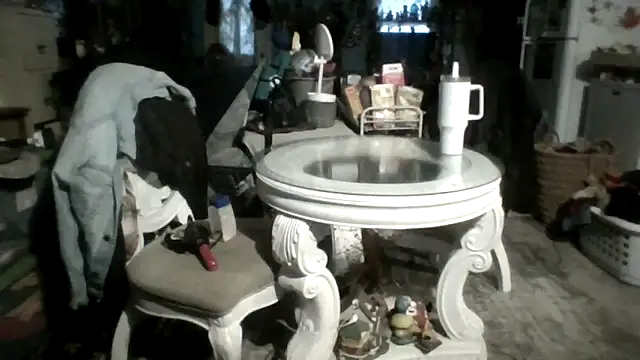 lilbishmiss online show from March 4, 2026, 12:46 pm