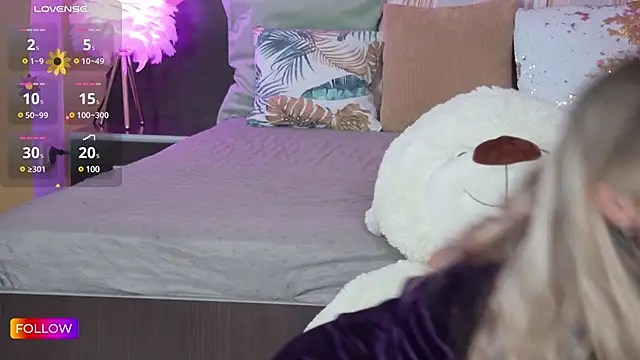 Snapshot of Sarah-Hart chatting on March 5, 2025, 6:23 am Sarah-Hart online show from March 5, 2025, 6:23 am