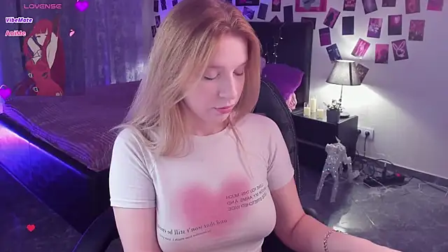 KarambaMoon online show from October 27, 2025, 8:54 pm