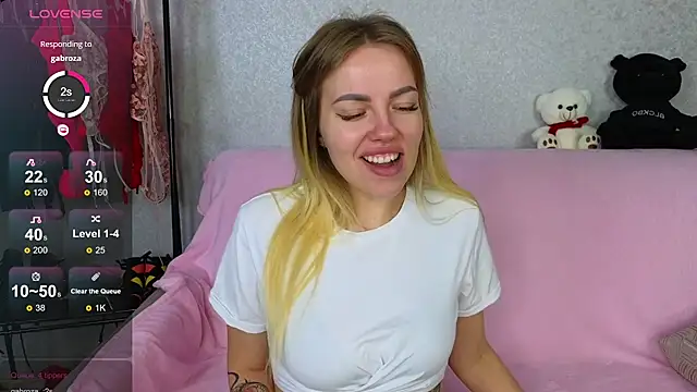 Snapshot of EmilyRobbie chatting on February 13, 2025, 4:50 pm EmilyRobbie online show from February 13, 2025, 4:50 pm