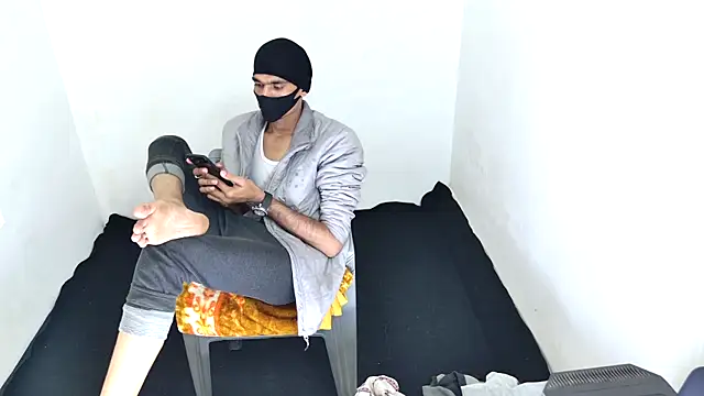 Snapshot of Habibi_big_b chatting on November 19, 2025, 7:03 pm Habibi big b online show from November 19, 2025, 7:03 pm