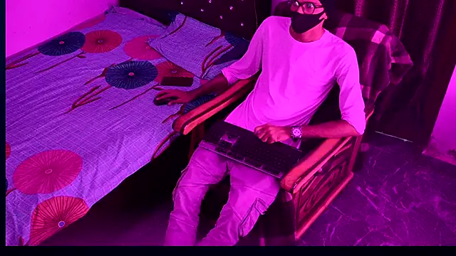 Snapshot of Habibi_big_b chatting on September 18, 2025, 6:11 pm Habibi big b online show from September 18, 2025, 6:11 pm