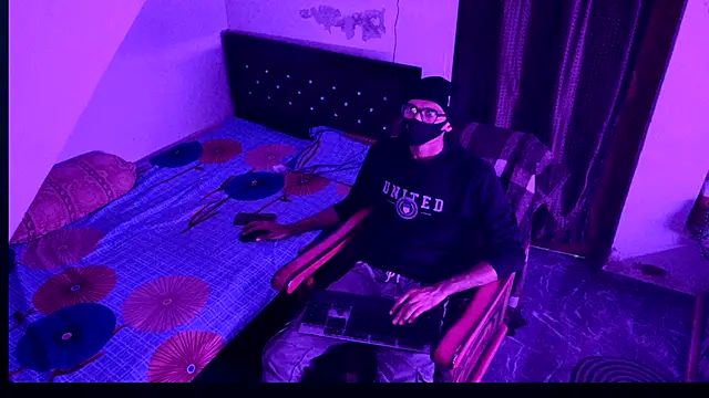 Snapshot of Habibi_big_b chatting on September 15, 2025, 5:57 pm Habibi big b online show from September 15, 2025, 5:57 pm