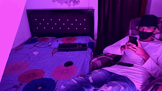 Snapshot of Habibi_big_b chatting on November 7, 2025, 9:03 am Habibi big b online show from November 7, 2025, 9:03 am