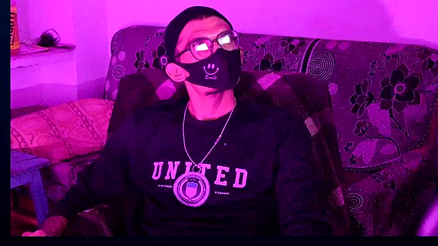 Snapshot of Habibi_big_b chatting on October 21, 2025, 8:19 pm Habibi big b online show from October 21, 2025, 8:19 pm