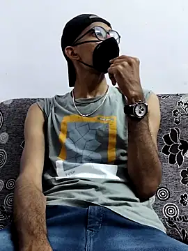 Snapshot of Habibi_big_b chatting on March 7, 2025, 4:44 pm Habibi big b online show from March 7, 2025, 4:44 pm