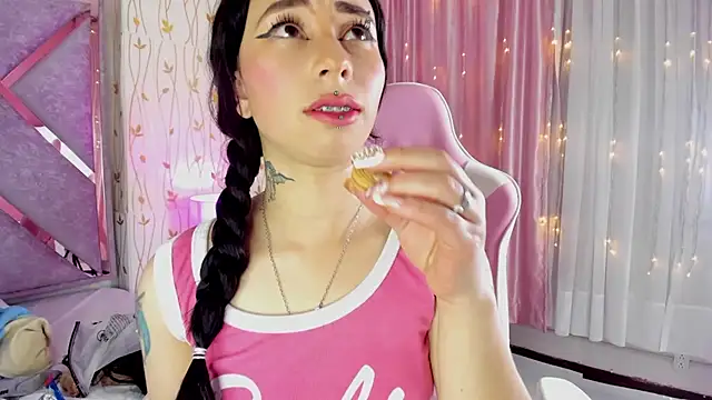 Snapshot of hanna__azumi chatting on March 3, 2025, 8:19 am hanna azumi online show from March 3, 2025, 8:19 am
