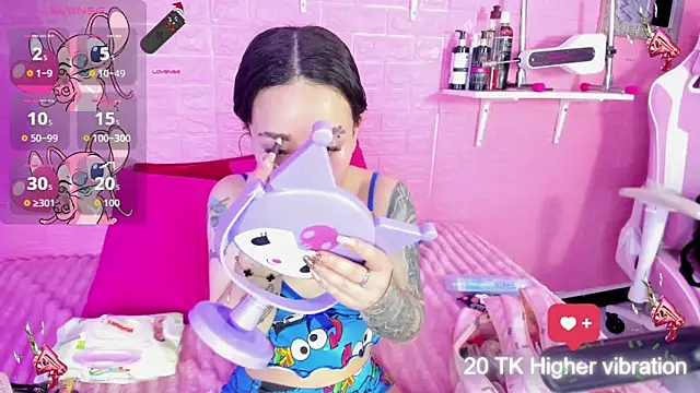 Snapshot of hanna__azumi chatting on December 3, 2025, 3:40 am hanna azumi online show from December 3, 2025, 3:40 am