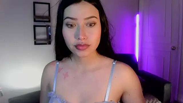 Emilyswan04 online show from February 15, 2025, 2:04 am