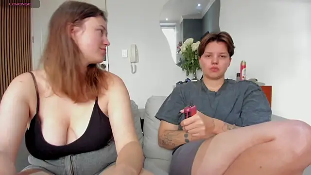 jessica tenderly online show from November 10, 2025, 2:33 pm