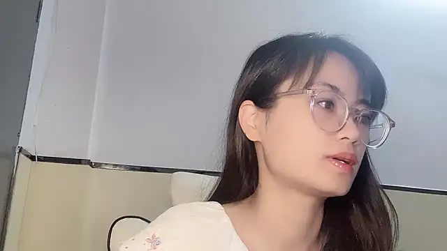 Snapshot of Honey-cici chatting on March 13, 2025, 8:48 am Honey-cici online show from March 13, 2025, 8:48 am