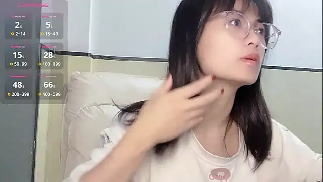 Snapshot of Honey-cici chatting on March 23, 2025, 3:32 am Honey-cici online show from March 23, 2025, 3:32 am