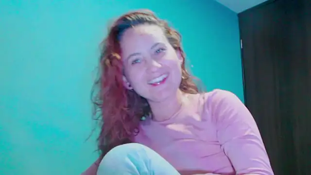 Snapshot of zoe_jones3 chatting on February 1, 2025, 11:48 pm zoe jones3 online show from February 1, 2025, 11:48 pm