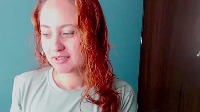 Snapshot of zoe_jones3 chatting on January 28, 2025, 2:21 pm zoe jones3 online show from January 28, 2025, 2:21 pm