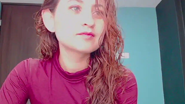 Snapshot of zoe_jones3 chatting on February 11, 2025, 2:24 pm zoe jones3 online show from February 11, 2025, 2:24 pm