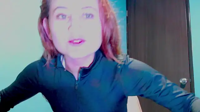 Snapshot of zoe_jones3 chatting on February 14, 2025, 12:19 am zoe jones3 online show from February 14, 2025, 12:19 am