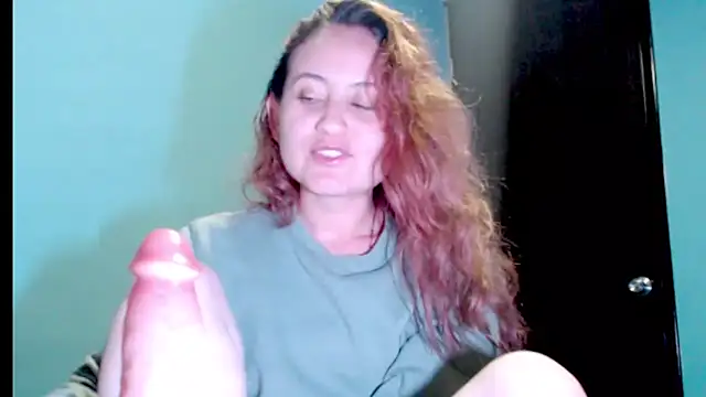 Snapshot of zoe_jones3 chatting on March 19, 2025, 2:37 am zoe jones3 online show from March 19, 2025, 2:37 am