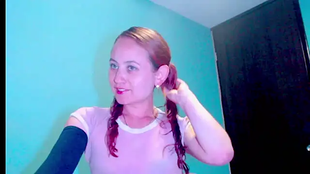 Snapshot of zoe_jones3 chatting on March 6, 2025, 11:20 pm zoe jones3 online show from March 6, 2025, 11:20 pm