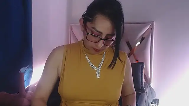 Snapshot of Andrea_Sexx_ chatting on February 6, 2025, 8:34 pm Andrea Sexx  online show from February 6, 2025, 8:34 pm