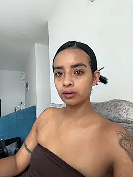 Laura fernandezII online show from May 14, 2026, 6:16 pm