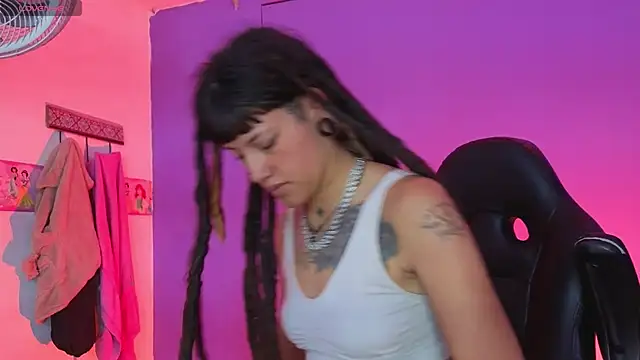 Snapshot of _sharlotte777 chatting on November 6, 2025, 2:32 pm sharlotte777 online show from November 6, 2025, 2:32 pm