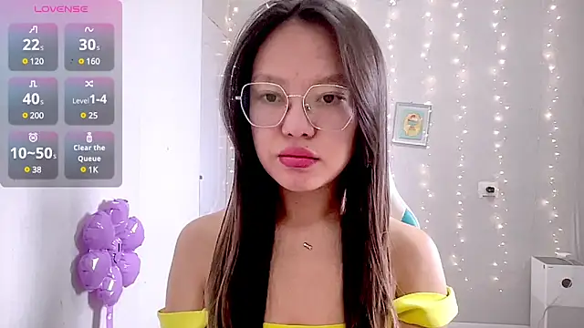 Risalynn online show from March 22, 2025, 4:14 am