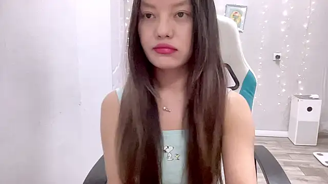 Risalynn online show from March 8, 2025, 4:45 am