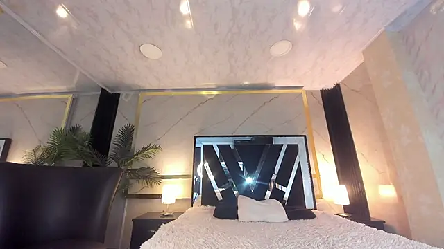 Princess Violett online show from November 28, 2025, 2:39 pm